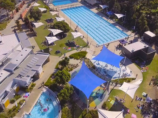 oakleigh outdoor pools by OTD